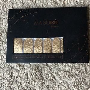 6/$25 | Nail Wraps In Golden